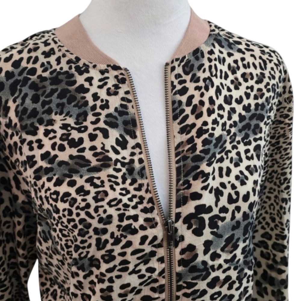 Bomber Jacket Animal Print Small‎